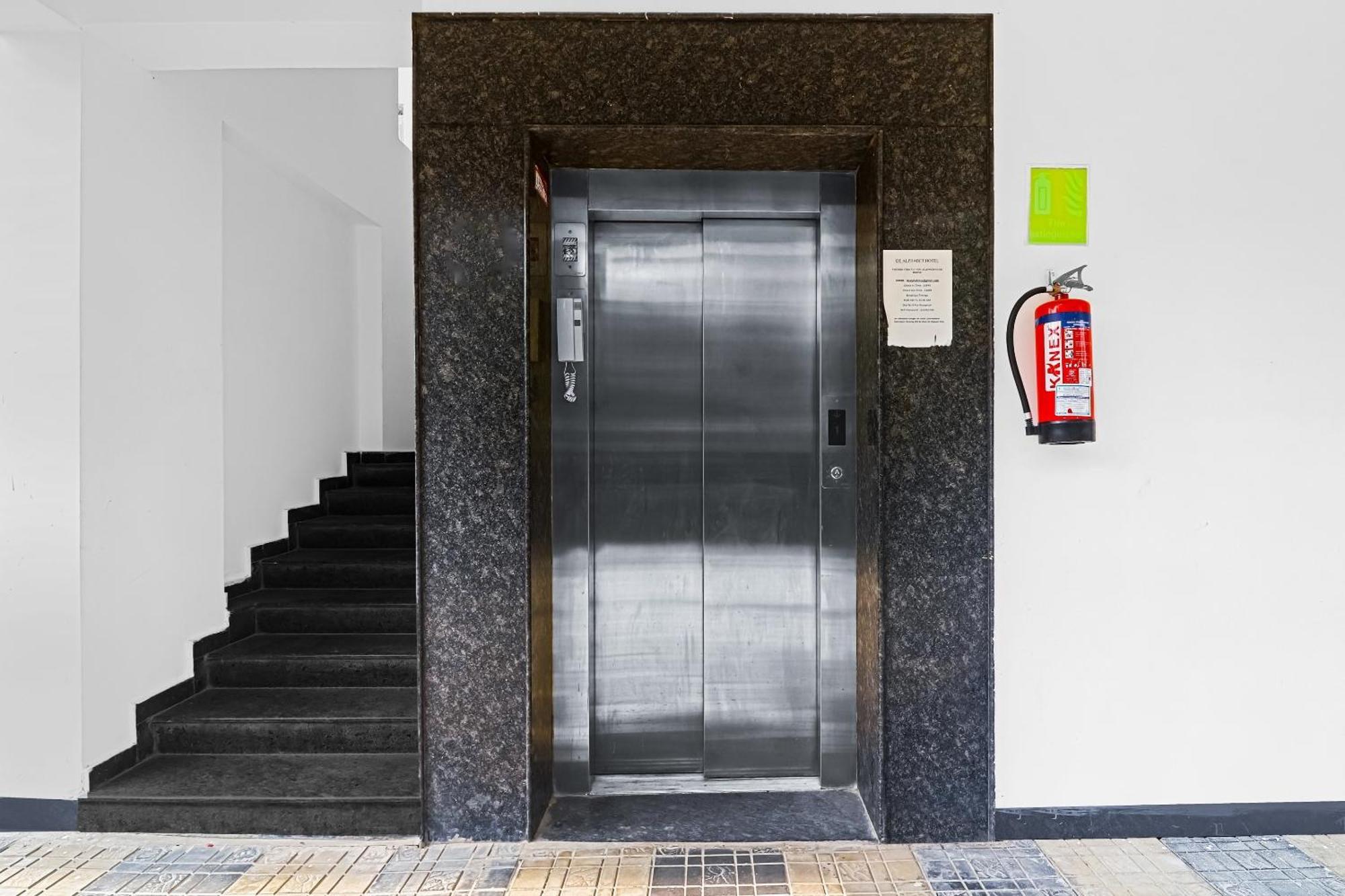 Hotel O Royal Stay Near Mantra Mall Haidar Sahibguda Екстер'єр фото